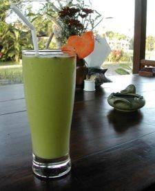 عصير الأفوكادو باللوز‎‎