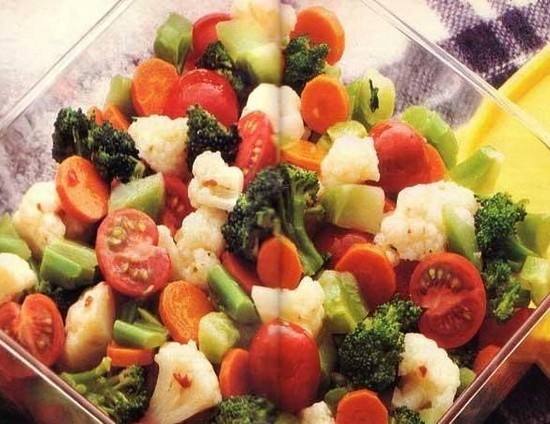 سلطة البروكلى والقرنبيط‎‎