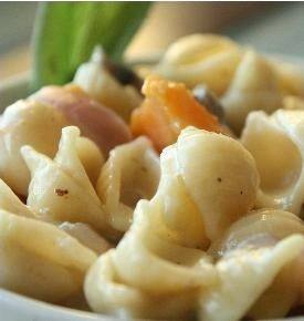 مكرونة بصلصة الزبادي والثوم ‎‎