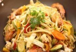 فيتوتشيني الجمبري بالخضار‎‎