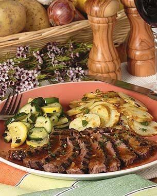 لحم عجل بصلصة اللوز ‎‎