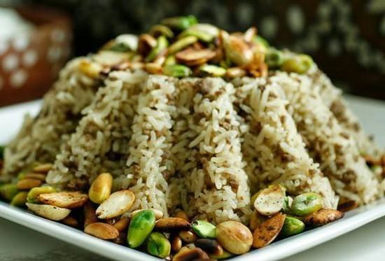 طريقة عمل الأرز بالقرفة واللوز‎