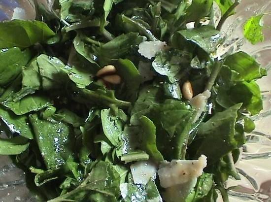 سلطة الجرجير بدبس الرمان‎‎