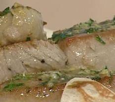 سمك تونة بصلصة الزبدة‎‎