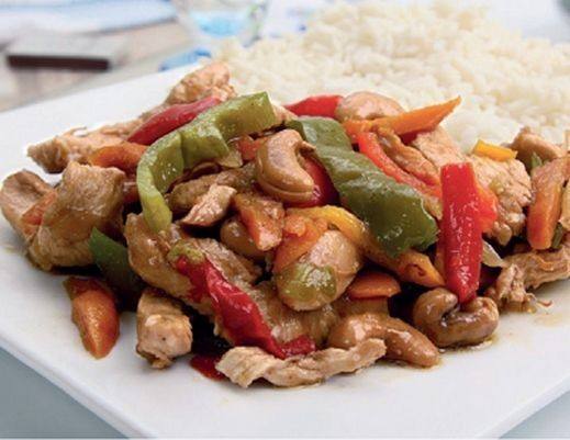 دجاج بالخضار وصلصة الصويا ‎‎