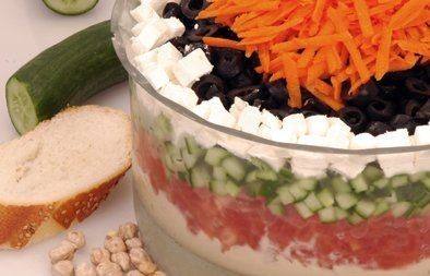 سلطة طبقات الخضار بالجبن ‎‎