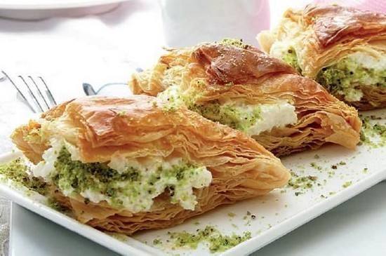 مثلثات الرقائق بالقشطة‎‎