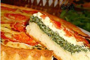فطيرة السبانخ بالجبن والطماطم‎‎