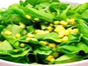 سلطة الجرجير والذرة‎‎