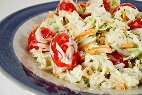 سلطة الكرنب باللبنة‎‎