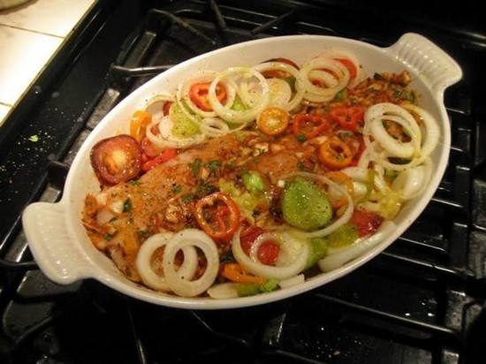 سمك بتتبيلة البقدونس والليمون في الفرن‎‎