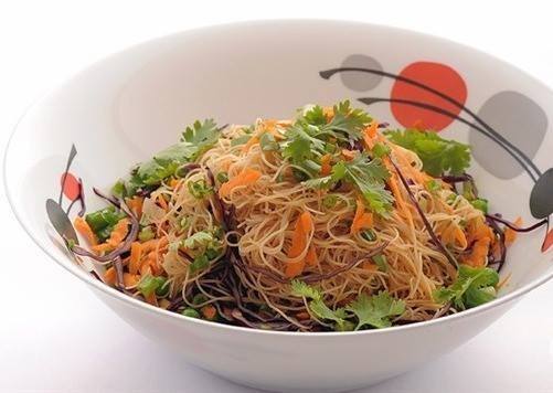 طريقة عمل سلطة النودلز‎