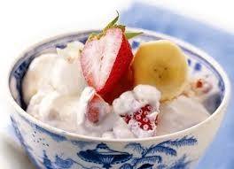 فواكه بالزبادي واللبن ‎‎