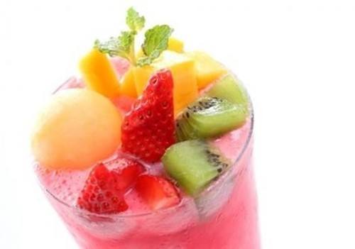 طريقة عمل عصير الفواكه بالآيس كريم‎‎