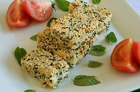 الجبن الحلوم المقلي بصوص البستو‎‎