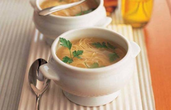 طريقة عمل شوربة الدجاج بالشعيرية‎‎