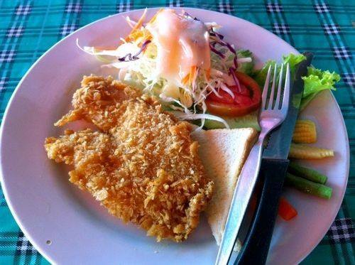 طريقة عمل سمك مقلي مع البطاطس المقلية‎‎