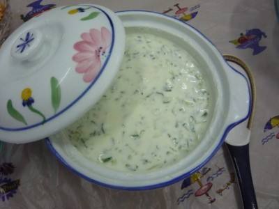 سلطة الزبادي بالثوم والكزبرة ‎‎