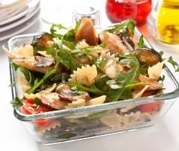 سلطة المكرونة باللحم المدخن ‎‎