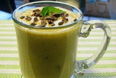 طريقة عمل عصير الأفوكادو بالقشطة واللوز‎‎