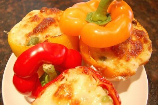 الفلفل الرومي الألوان المحشي‎‎