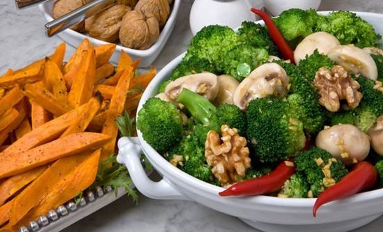 سلطة الفطر والجوز ‎‎