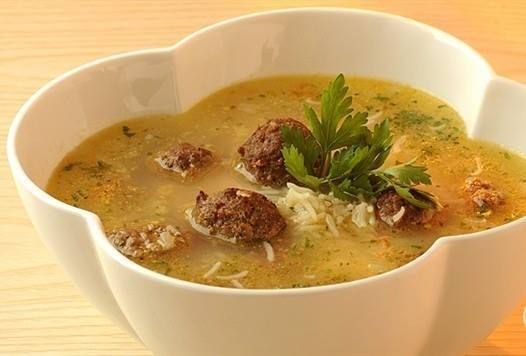 شوربة الأرز مع كرات اللحم‎‎
