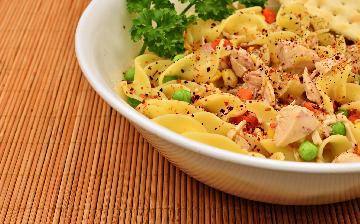 طريقة عمل نودلز بشوربة الدجاج‎‎