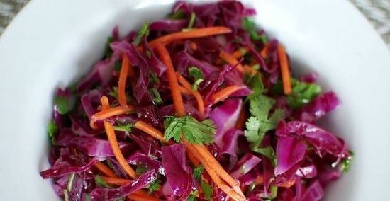 سلطة الملفوف الأحمر‎‎