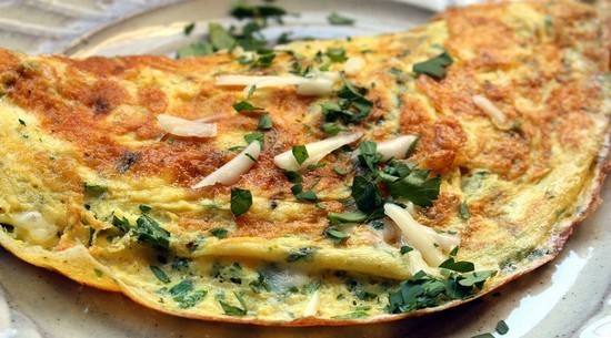 طريقة عمل عجة البيض بالأعشاب ‎‎