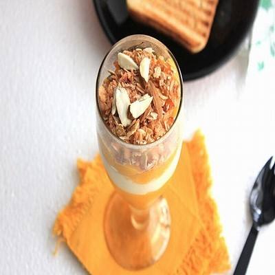 مانجو بالزبادي والمكسرات‎‎