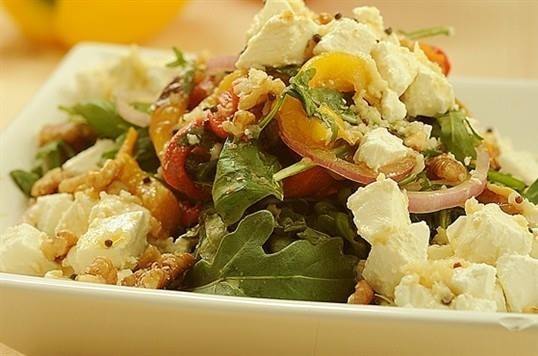 طريقة عمل سلطة الجرجير والفليفلة المشوية‎‎