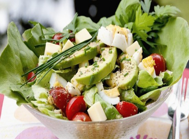 سلطة الأفوكادو مع التفاح‎‎