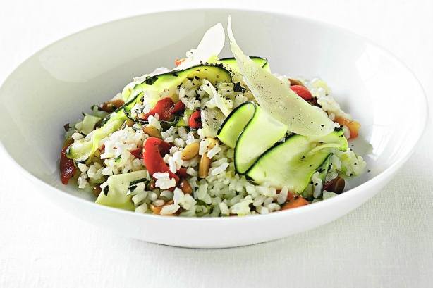 طريقة عمل طبق الأرز بالليمون والصنوبر‎‎