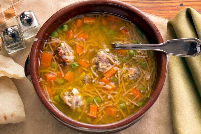 طريقة عمل شوربة اللحم والخضروات للعيد‎‎