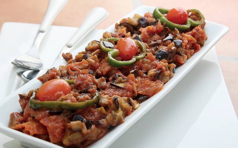 سلطة الباذنجان بالهريسة الحارة‎‎