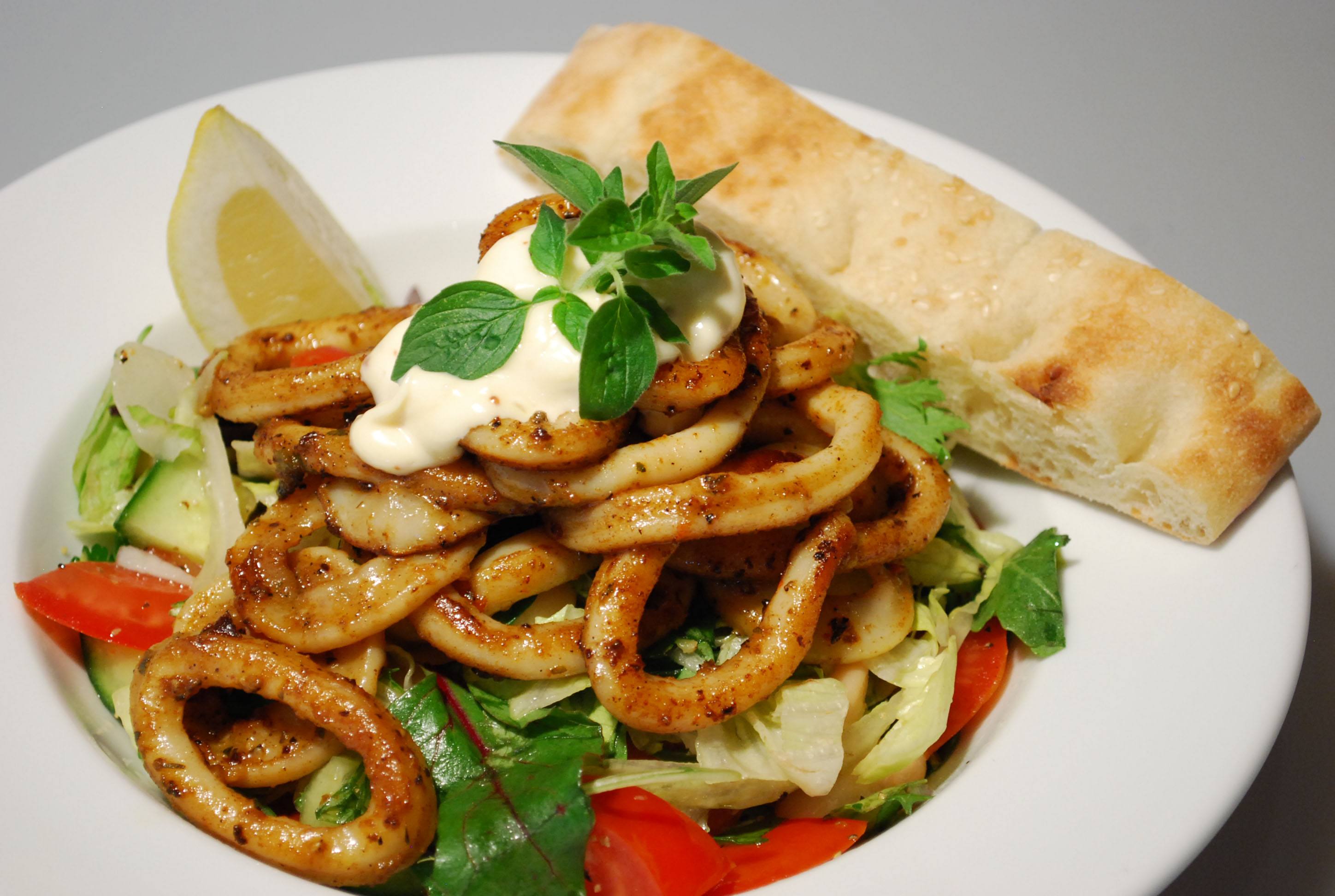 طريقة عمل سلطة الكاليماري المشوي‎‎