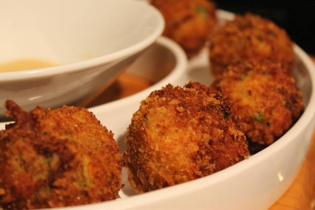 كرات البروكلي بالبسطرمة المقلية‎‎