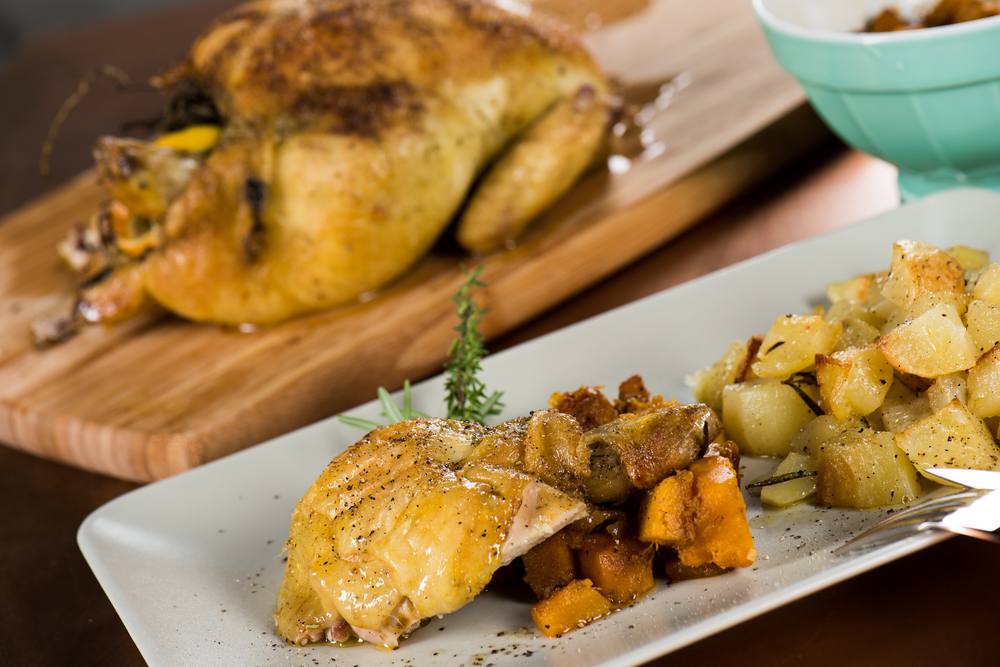 طريقة عمل دجاج مشوي بالميرمية والجزر الأبيض‎‎