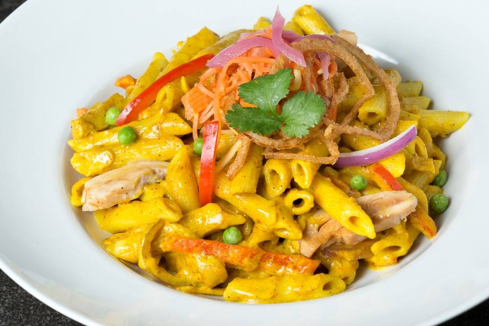 مكرونة بالدجاج والكاري‎‎