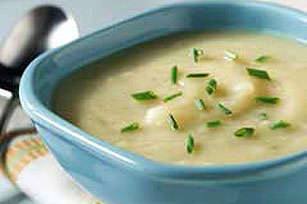 طريقة عمل حساء الثوم المشوي والكراث والبطاطس‎‎