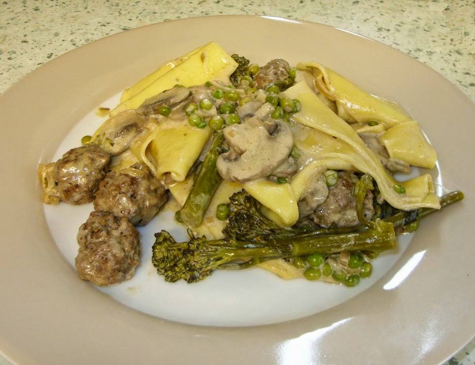 طريقة عمل المكرونة بكرات اللحم و المشروم‎‎