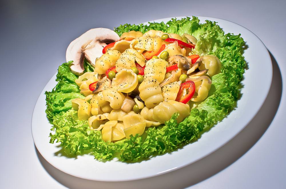 طريقة عمل سلطة المشروم والمكرونة الدافئة‎‎