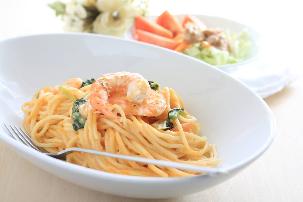 طريقة عمل مكرونة بالتونة و الجمبري‎‎