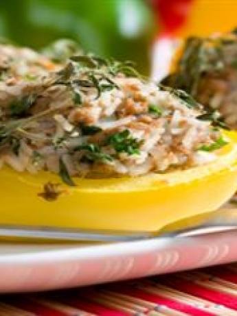 طريقة عمل فليفلة ملونة بحشوة التونة والأرز‎‎