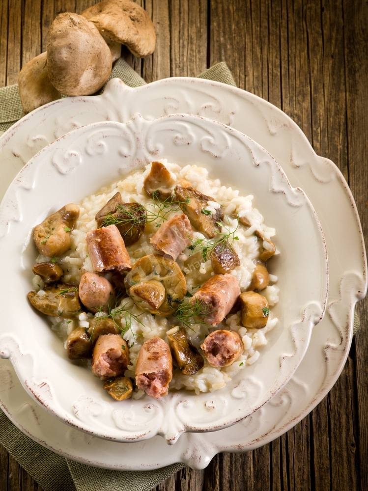 طريقة عمل طبق الأرز بالسجق والمشروم‎‎