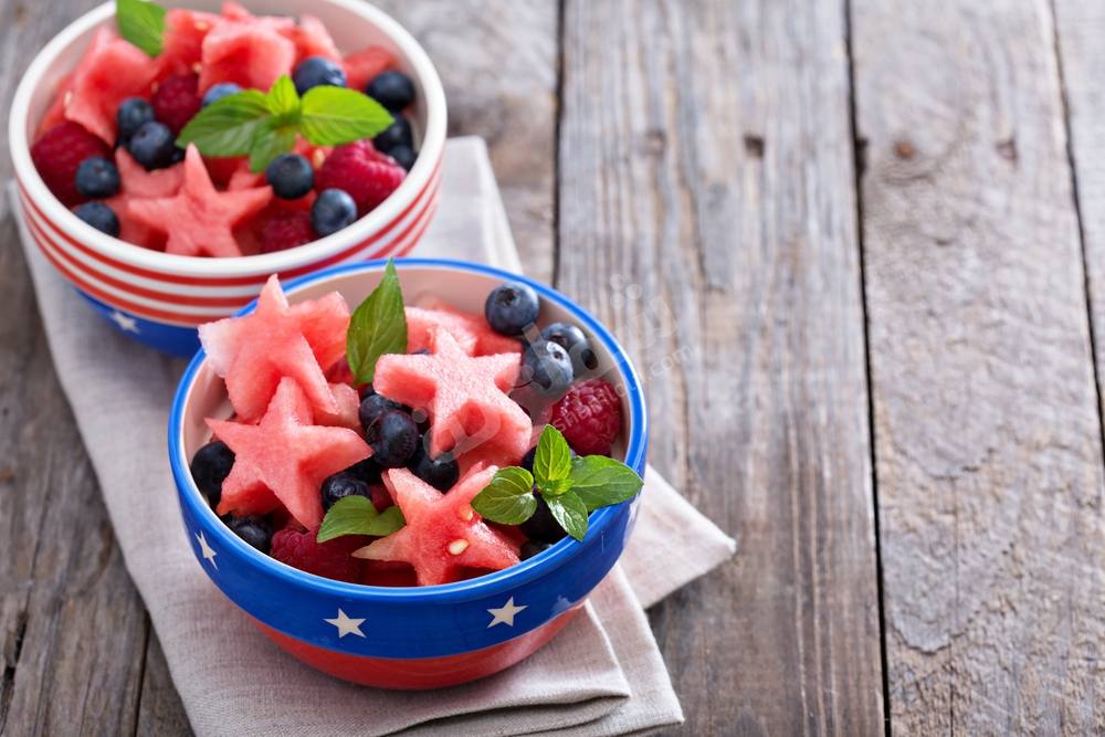 طريقة عمل سلطة البطيخ والراسبيري والنعناع‎‎