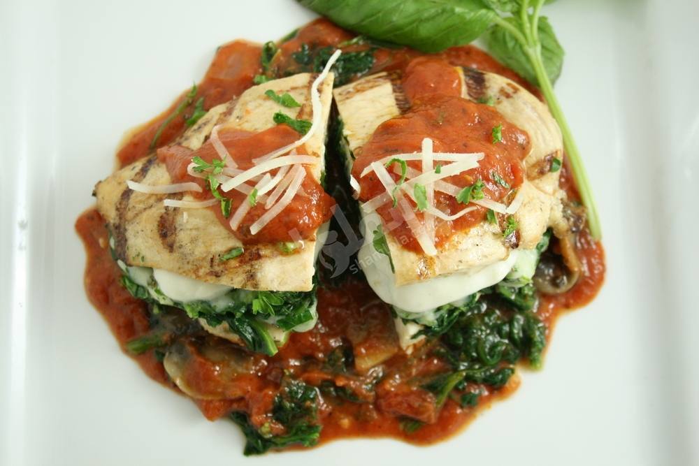 طريقة عمل الدجاج بالصنوبر والسبانخ‎‎